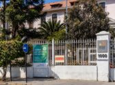 laboratorio de investigación oncológica o entorno clínico público chileno, sin evento puntual fotografiable