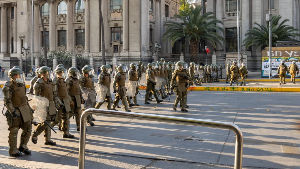 Fachada o sala del Congreso Nacional, como símbolo del trámite legislativo del proyecto de Reglas de Uso de la Fuerza